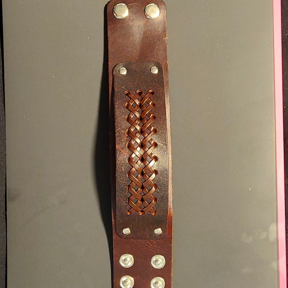 Men's leather bracelet